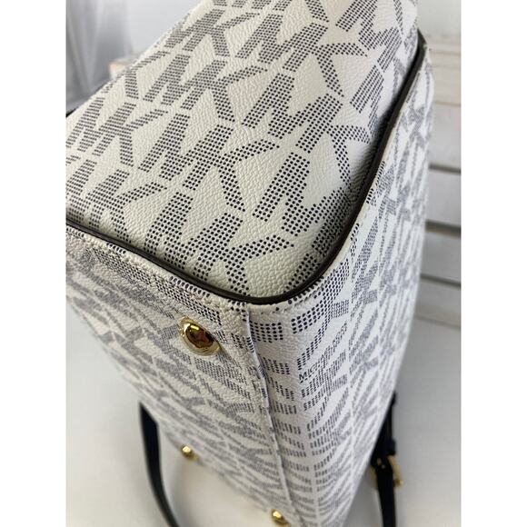 MICHAEL KORS, LARGE SIGNATURE PRINT LEATHER CROSSBODY BAG - Picture 10 of 14